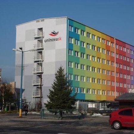 Uninova Hostel บราติสลาวา ภายนอก รูปภาพ
